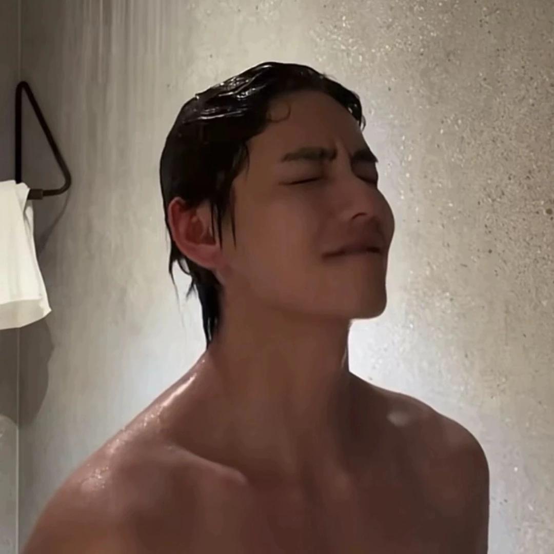Kim taehyung  thumbnail