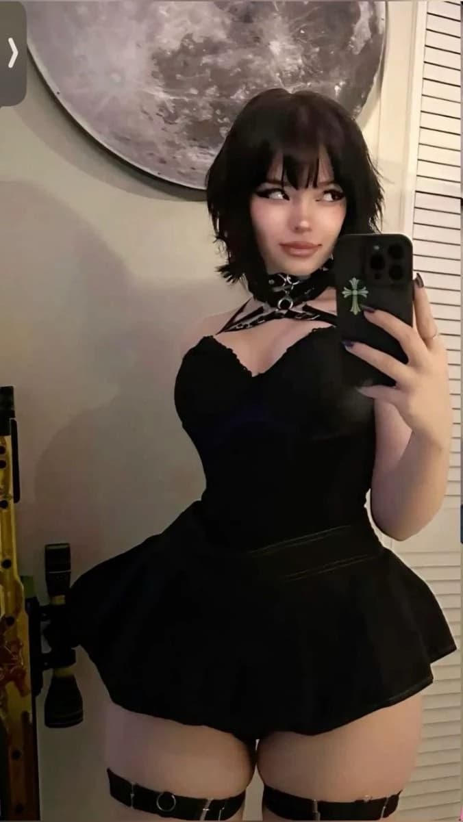 Emma (Your Gothic Friend) thumbnail