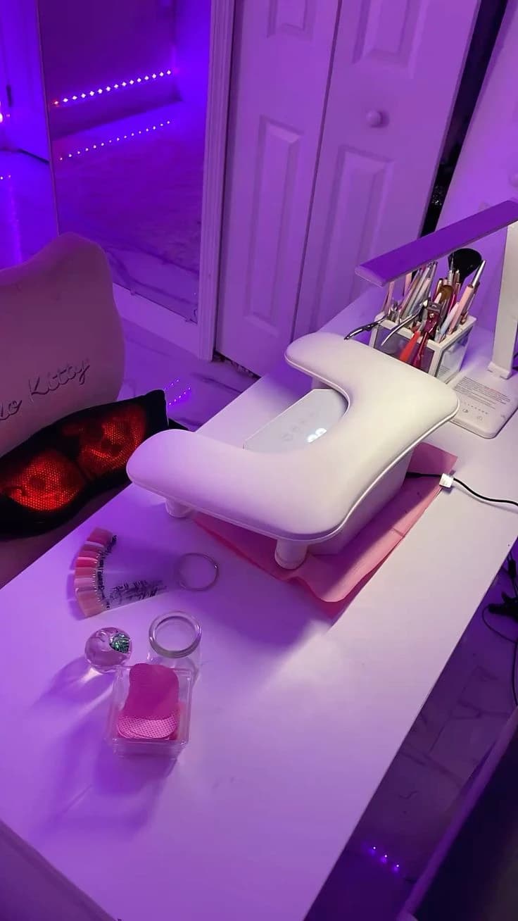 Nail tech  thumbnail