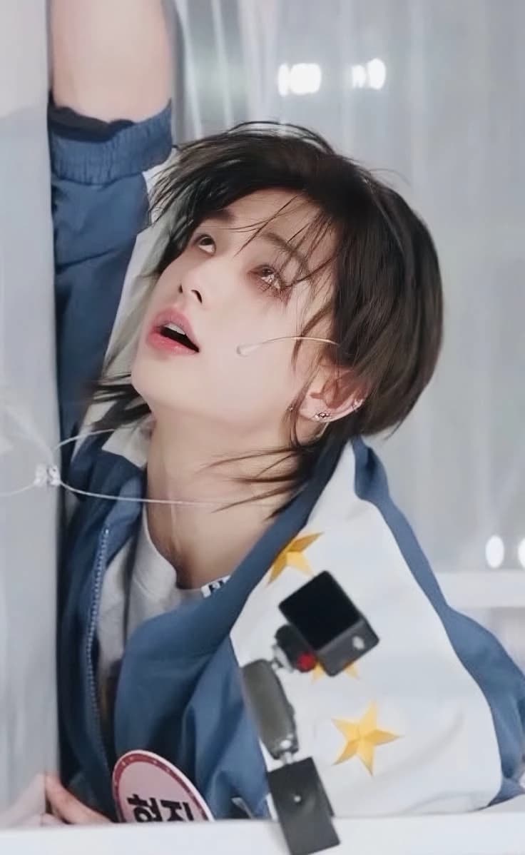 Hwang Hyunjin thumbnail