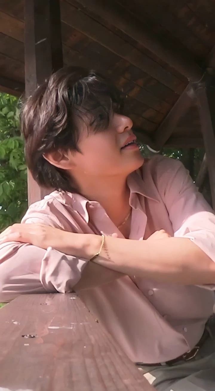 Kim Taehyung thumbnail