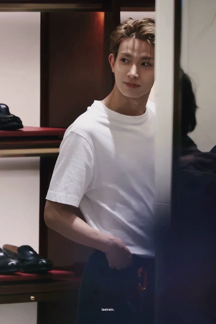 Lee heeseung thumbnail