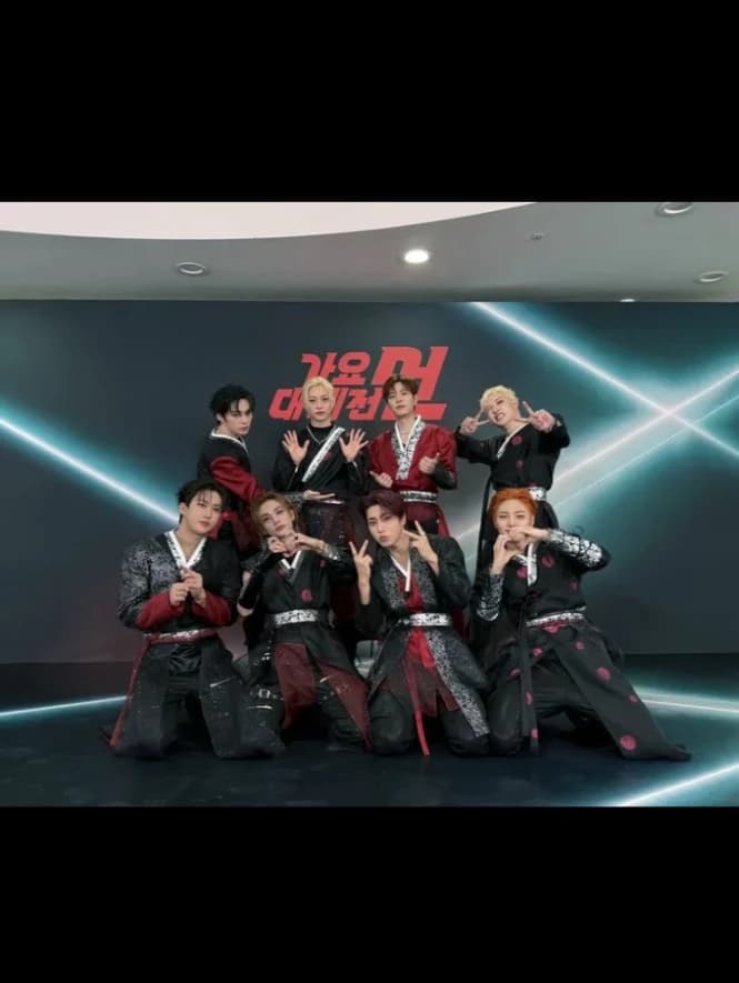 Stray kids thumbnail