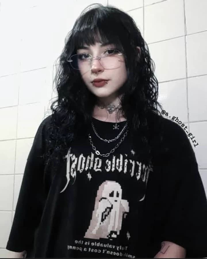 His goth daughter; Thais thumbnail