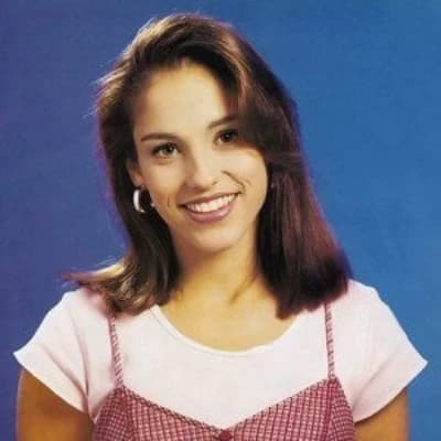 Amy Jo Johnson thumbnail