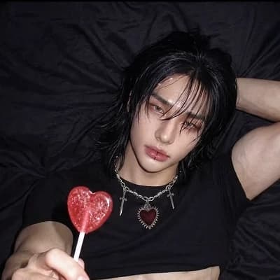 Hwang Hyunjin thumbnail