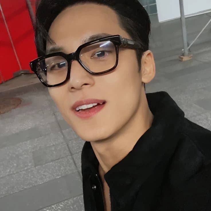 Kim Mingyu thumbnail