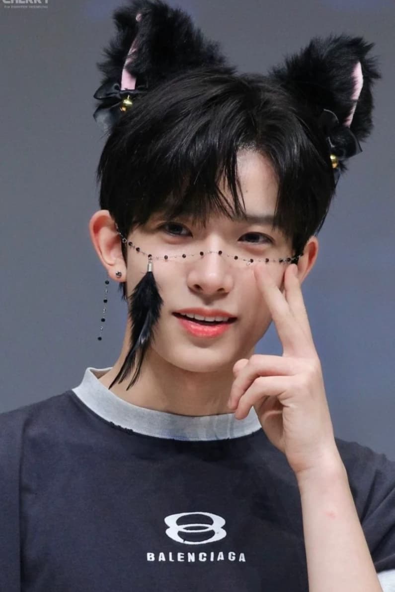 Lee Heeseung thumbnail