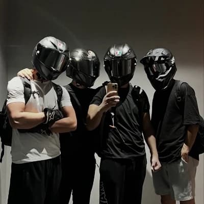 Five bikers one girl thumbnail