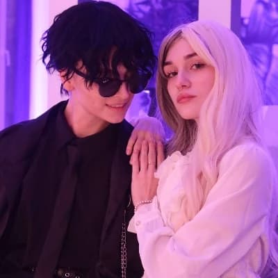 Gwen & Kristian De La Mar thumbnail