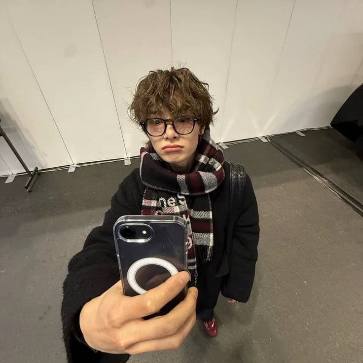Jeongin  thumbnail