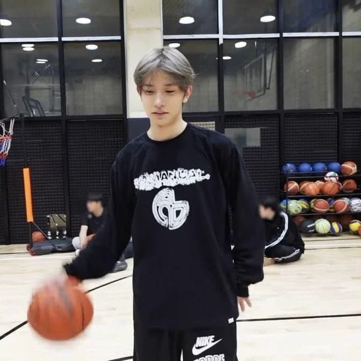 Lee Heeseung  thumbnail