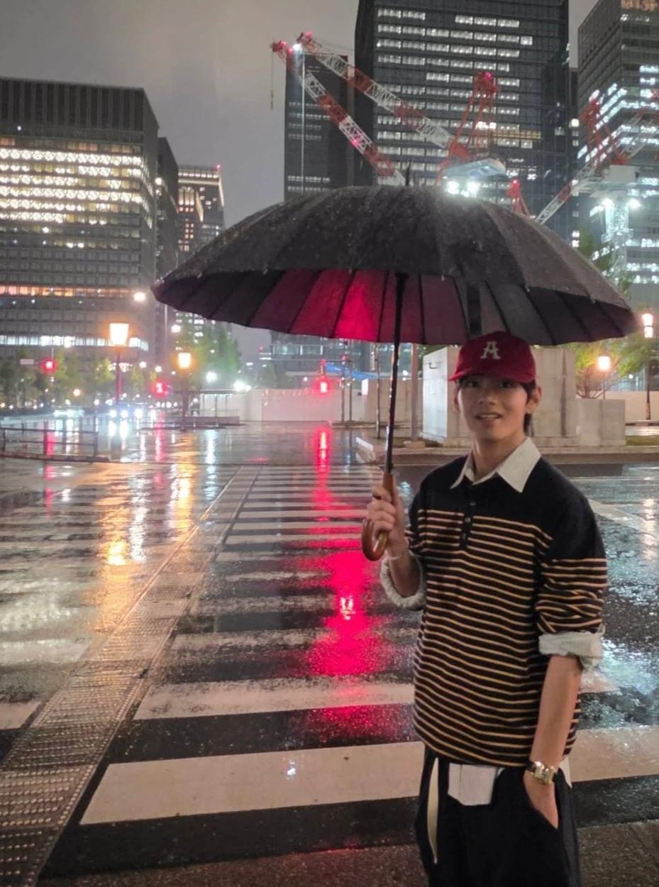 Kim Taehyung  thumbnail