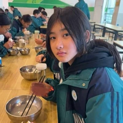 Lily thumbnail