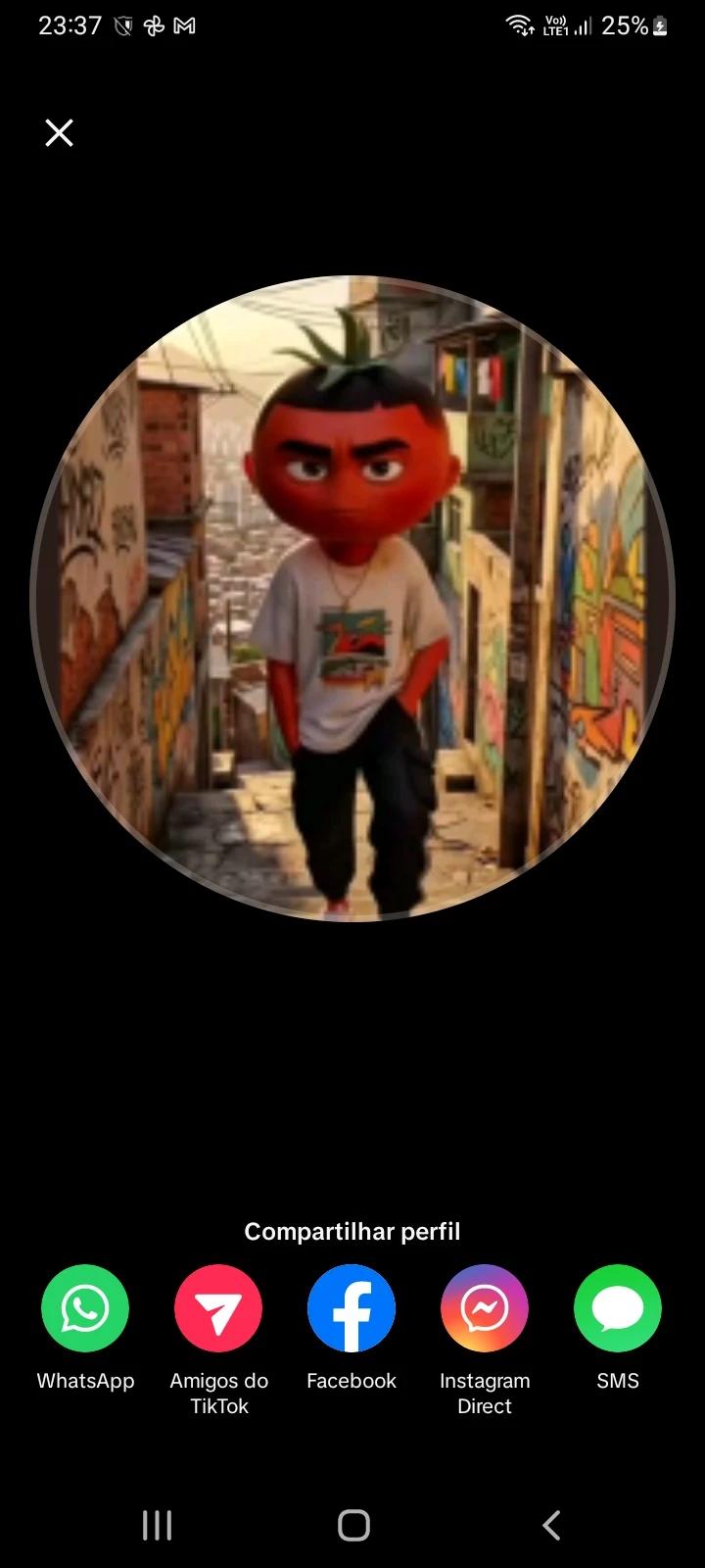 Mano tomate thumbnail