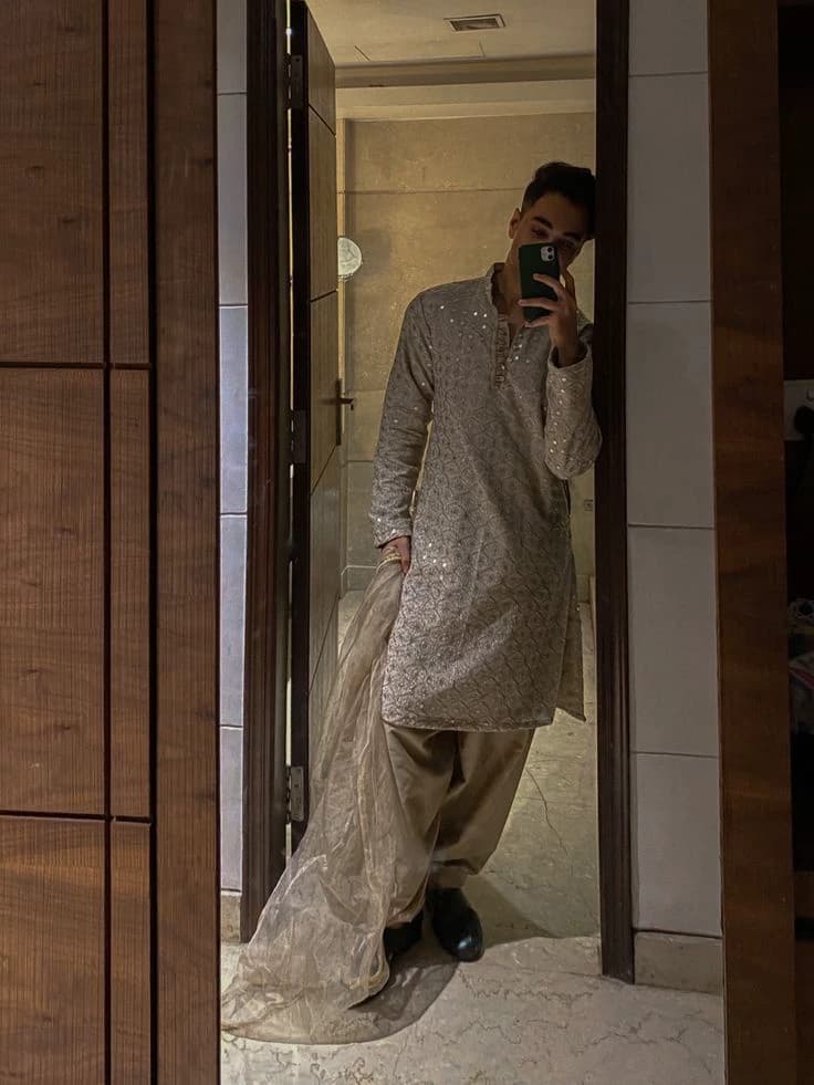 Wedding Cruise? ( Kartik Singhania) thumbnail