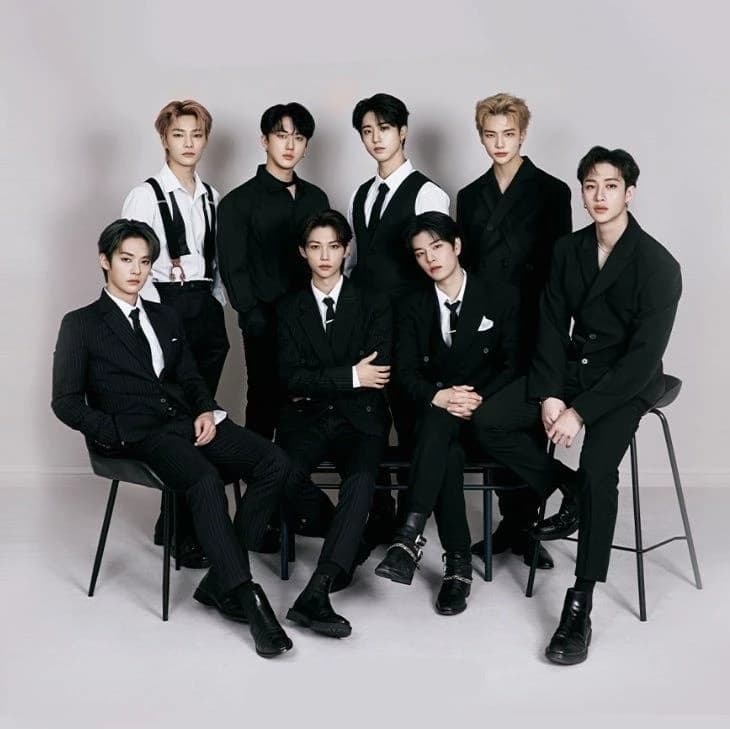 stray kids thumbnail