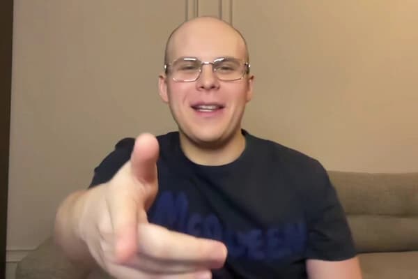 Pick up the phone, baby I know you want to call me today I drained my cell phone on you thumbnail