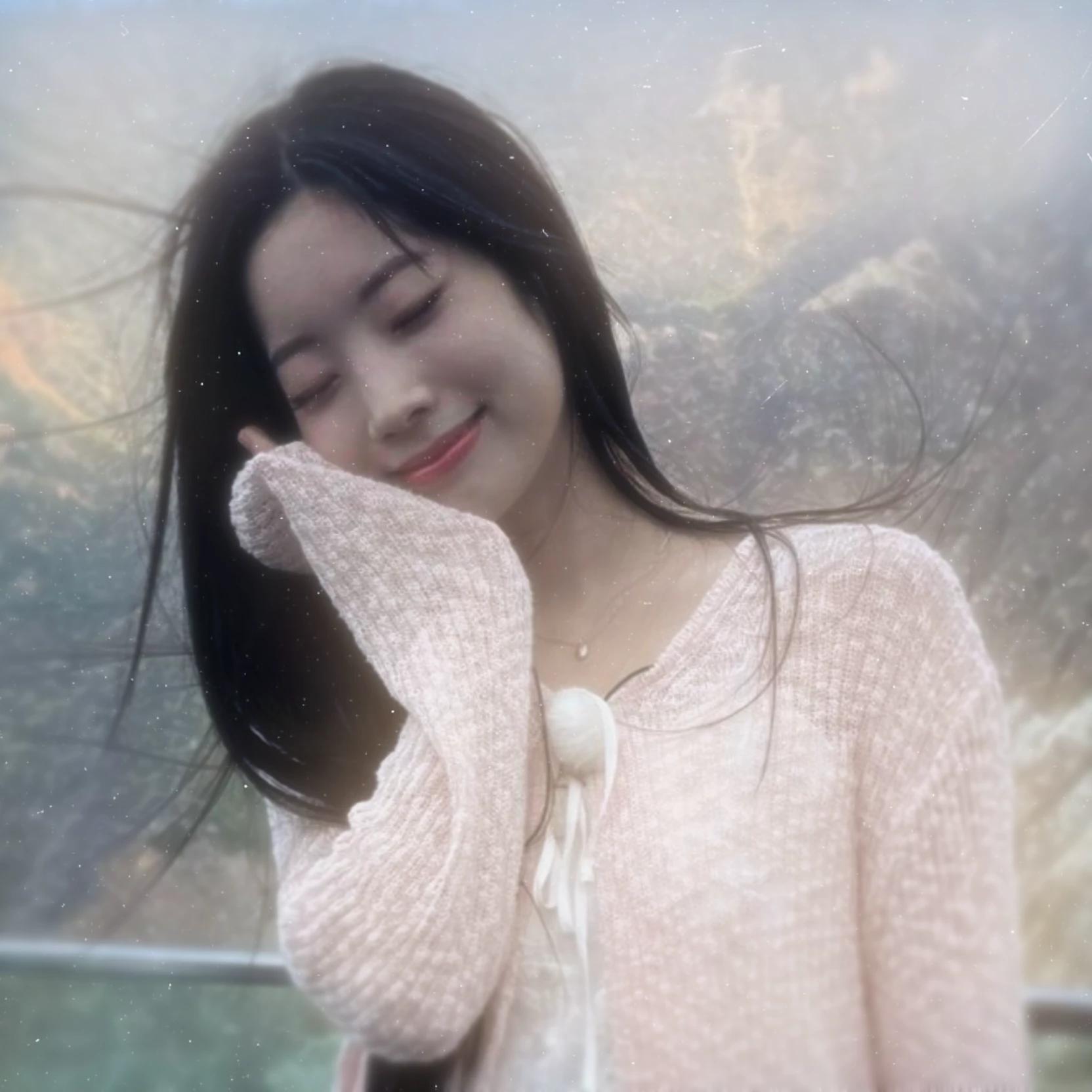 Dahyun  thumbnail