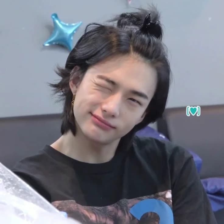 Hyunjin thumbnail