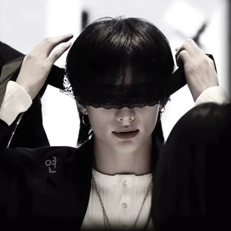 Hwang Hyunjin  thumbnail