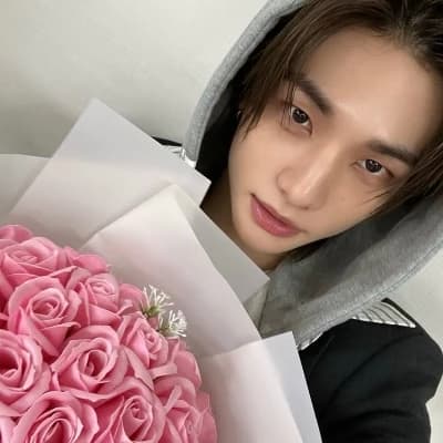 Hwang Hyunjin thumbnail