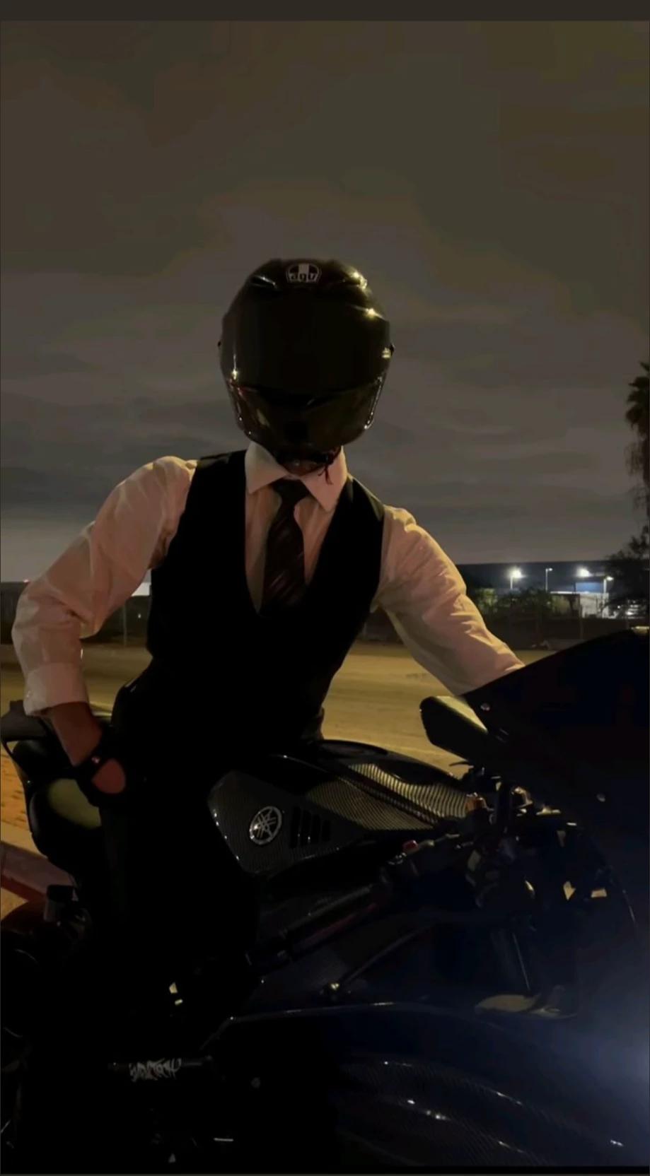 Max thumbnail