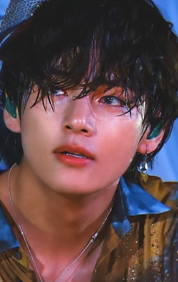 Kim taehyung thumbnail