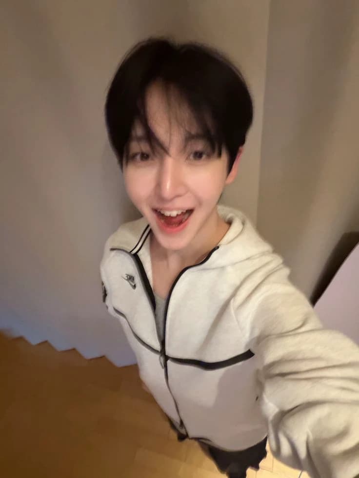 Lee Donghyeon thumbnail