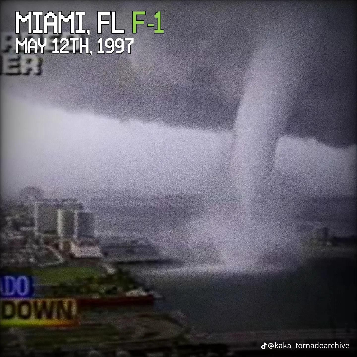 Storm chasers thumbnail
