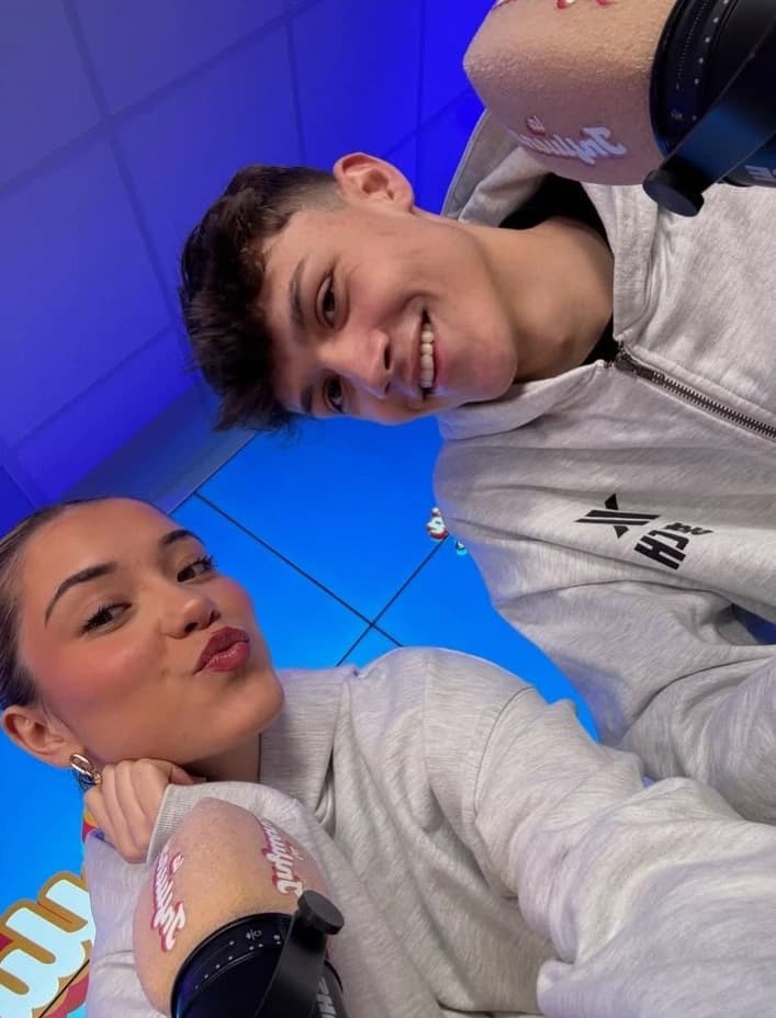 Dani y Martina thumbnail