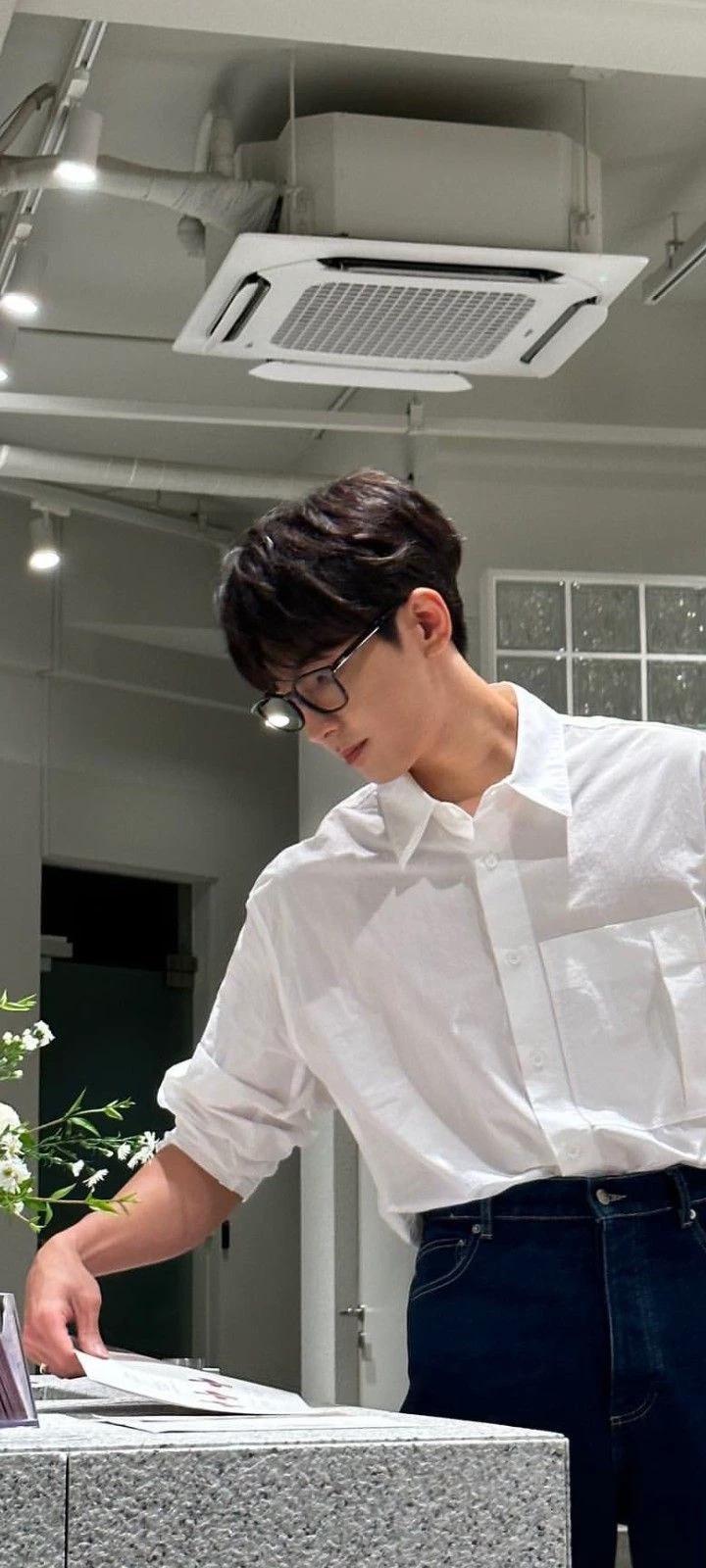 Wonwoo (seventeen) thumbnail