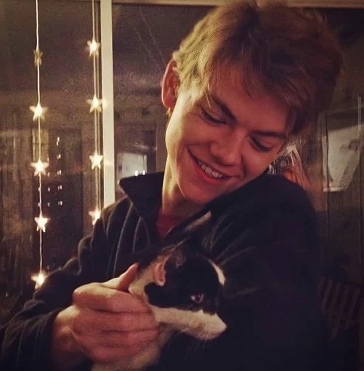 Newt The Maze Runner thumbnail