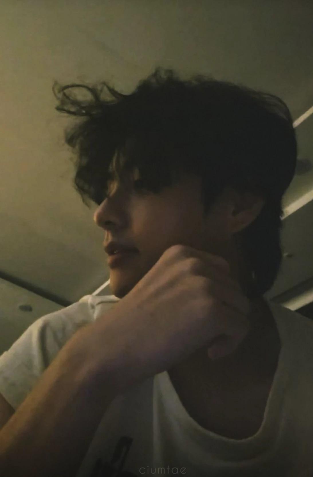 Kim Taehyung thumbnail