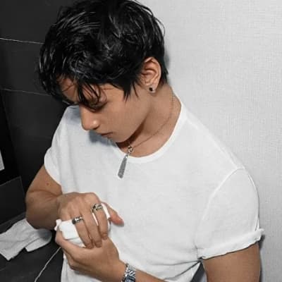 Kim Taehyung thumbnail