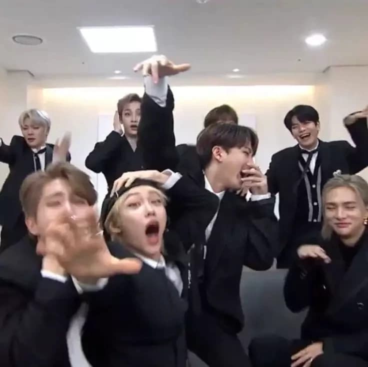 Skz thumbnail