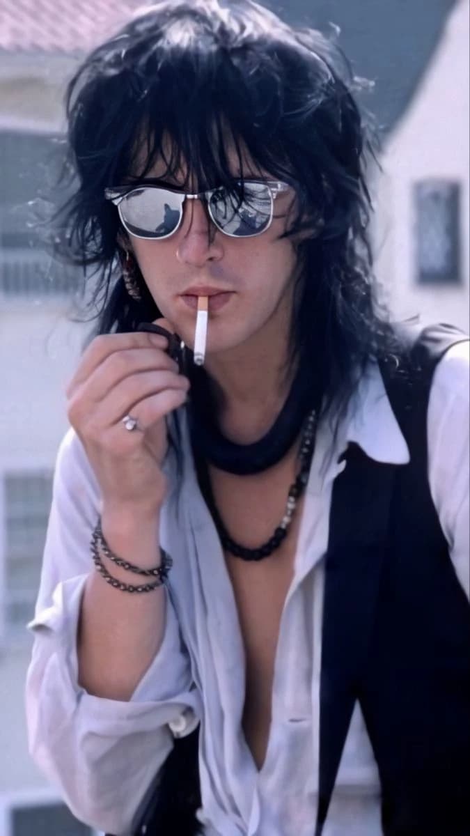 Izzy Stradlin thumbnail