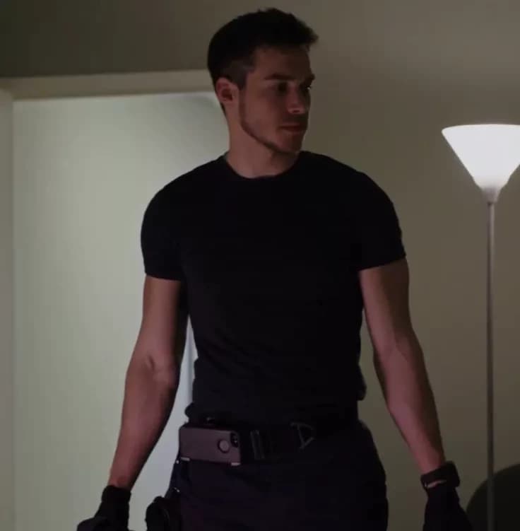 Chris Wood || He is an FBI agent and you are a serial killer. thumbnail