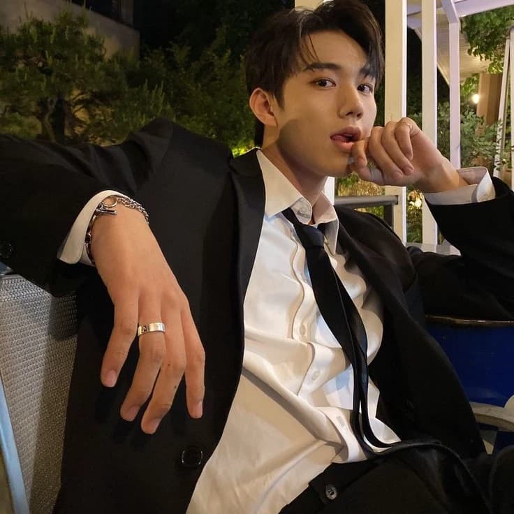 Hwang Intak thumbnail