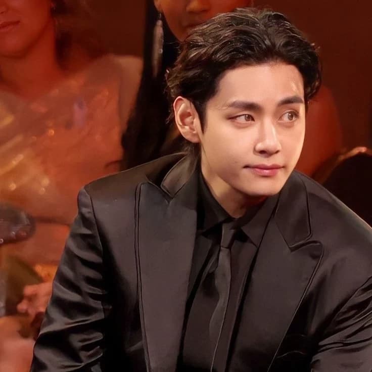 Kim Taehyung thumbnail