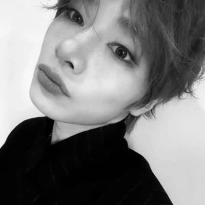 Jeongin.  thumbnail