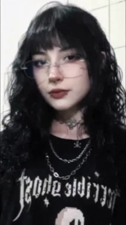 Meia irmã gótica, Sofia  thumbnail