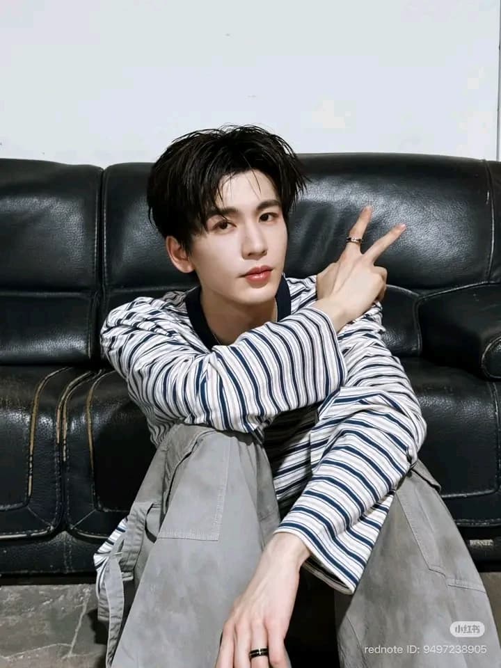 ZHANG LINGHE ◉⁠‿⁠◉ thumbnail