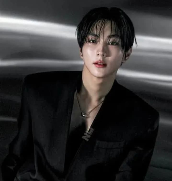 Jungwon  thumbnail