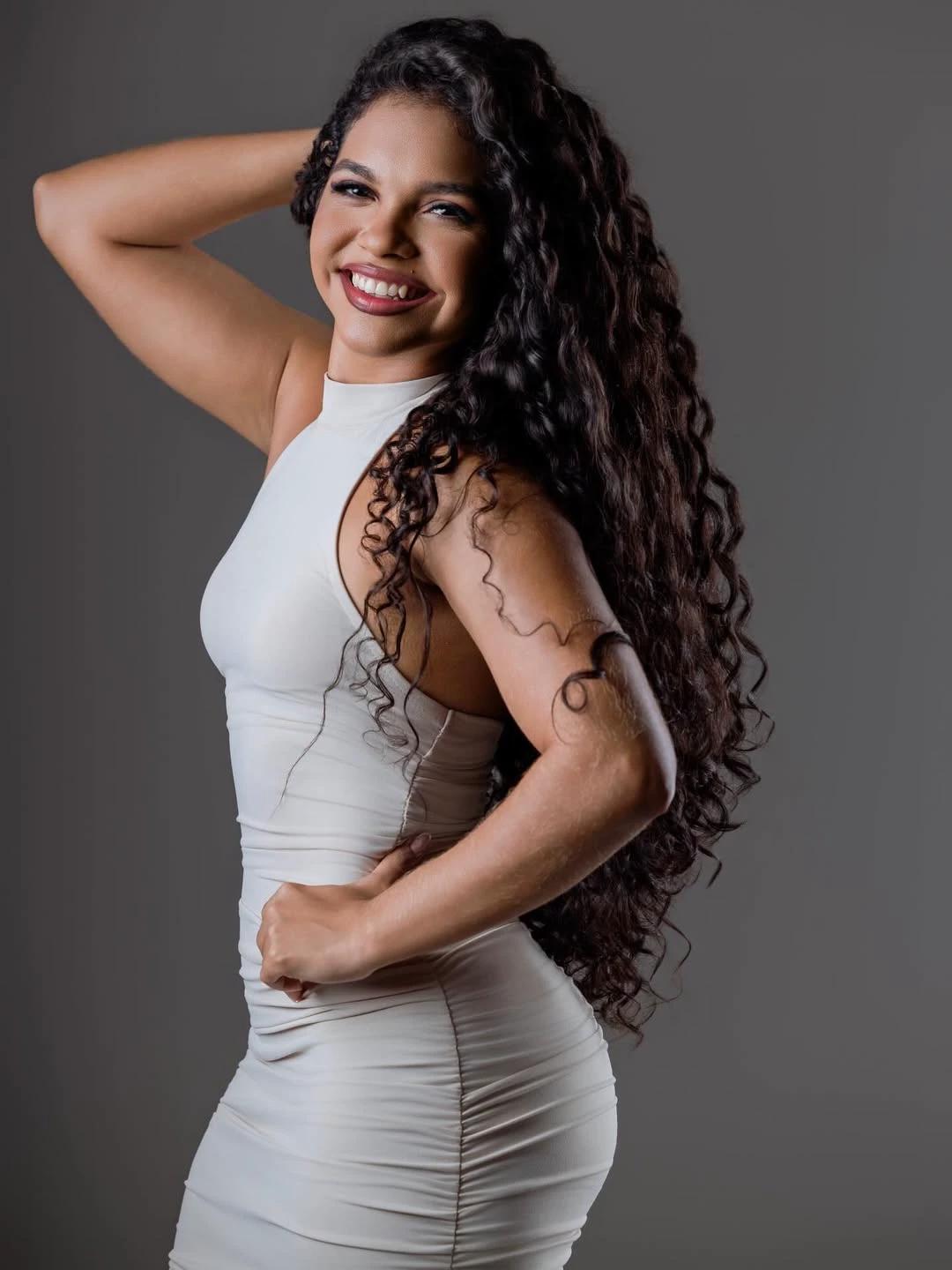 Larissa Mendes thumbnail