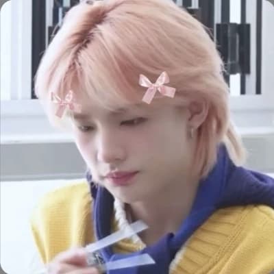 Hwang Hyunjin thumbnail
