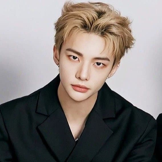 Hyunjin thumbnail