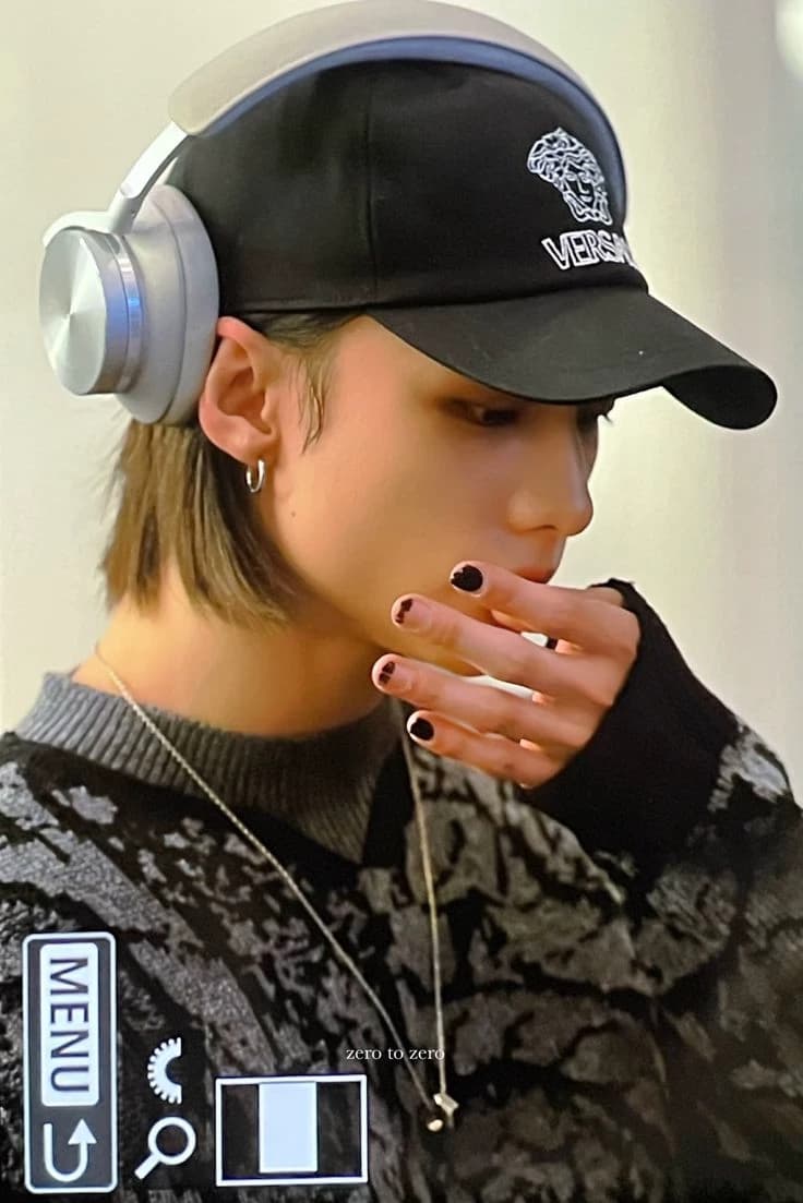 Hwang Hyunjin  thumbnail