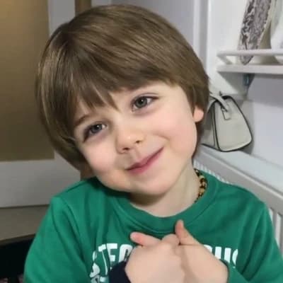ادم thumbnail
