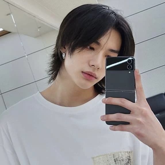 Hyunjin thumbnail